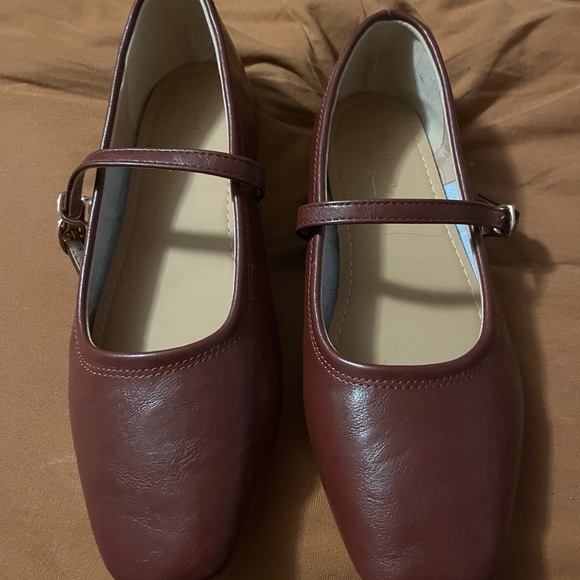 *BUNDLE & SAVE* Burgundy Square-Toed Ballet Flats with Strap - Womens Size 9 - Picture 2 of 8
